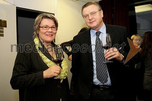 Marijana Jaklič Flanšek, pomočnica direktorja MGL in Dušan Mlakar, režiser