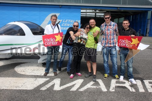 Viljem Očko, Letalski center Maribor; Štefko Bratkovič; moderator Radio Center; Polona Požgan, moderatorka Radio Center;  Sašo Papp, moderator Radio Center; Darko Milanovič, pilot; ...