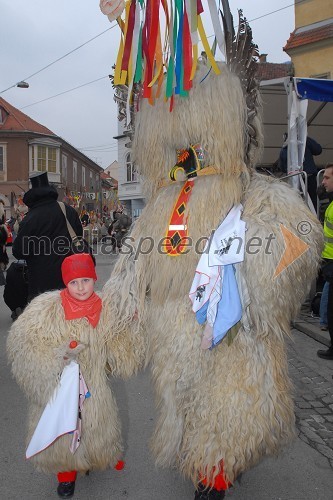 Nedeljska pustna povorka