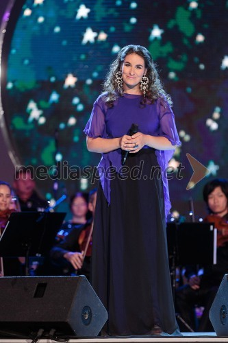 Ana Dežman, pevka