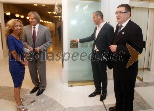 ...; ...; Danilo Rošker, direktor SNG Maribor; dr. Andrej Fištravec, župan Mestne občine Maribor