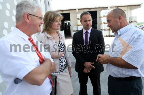 Primož Zupančič, župan Občine Dol pri Ljubljani;  Aleksandra Gradišek, direktorica Razvojnega centra Srca Slovenije; Sašo Kokalj, predsednik uprave družbe JUB-H d. d.; Franc Jerič; župan Občine Mengeš 