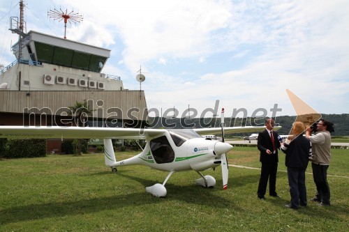 Ultralahko letalo podjetja Pipistrel, d.o.o.; Robert Krajnc, direktor Aerodroma Portorož