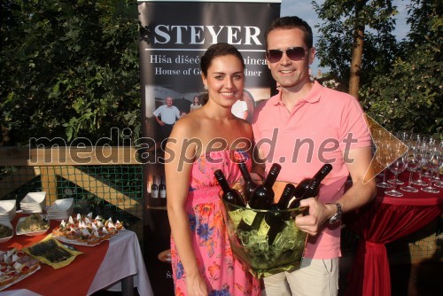 Tadeja Ternar, Miss Slovenije 2007; Gorazd Kocbek, Oljarna Kocbek