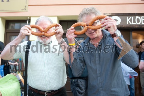 Janez Bogataj, etnlog; Stanislav Logar-Stanč, Klobasarna