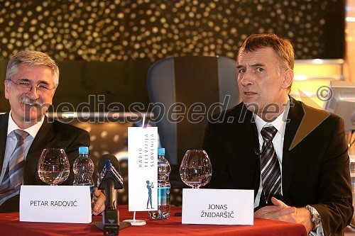 Petar Radović, odgovorni urednik razvedrilnega programa RTV Slovenija in Jonas Žnidaršič, voditelj oddaje Milijonar z Jonasom 
