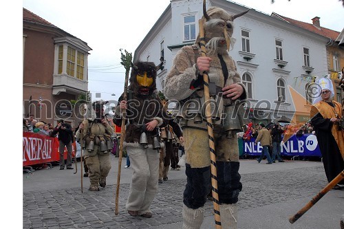 Pustna povorka na ptujskih ulicah