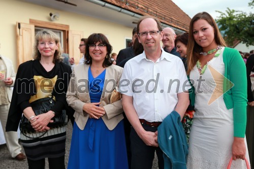 ...; ...; prof. dr. Dušan Mramor, dekan Ekonomske fakultete v Ljubljani; ...