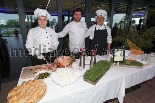 Študenti Višje strokovne šole za gostinstvo in turizem Maribor