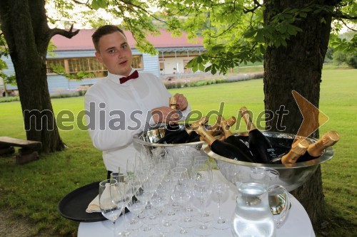 Študent Višje strokovne šole za gostinstvo in turizem v Mariboru