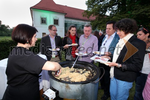 Mojca Polak, predavateljica Višje strokovne šole za gostinstvo in turizem v Mariboru; obiskovalci