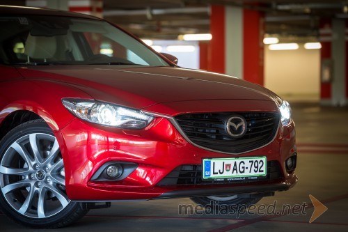 Mazda6 2.0i Revolution