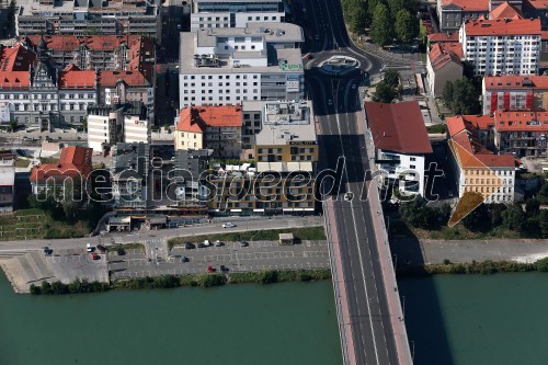 Hotel City, stavba DRI, Krožišče na Titovi cesti v Mariboru in Fontana 
