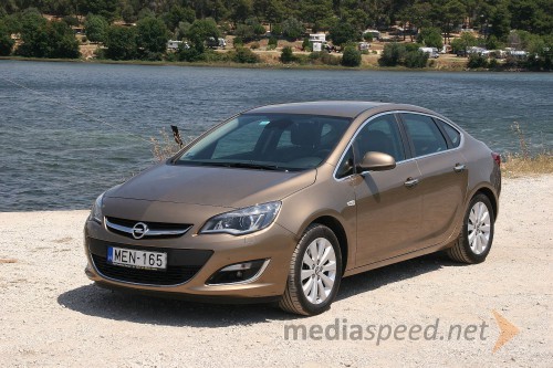 Opel Astra Sedan 1.7 CDTI (96 kW) Cosmo