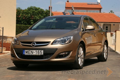 Opel Astra Sedan 1.7 CDTI (96 kW) Cosmo