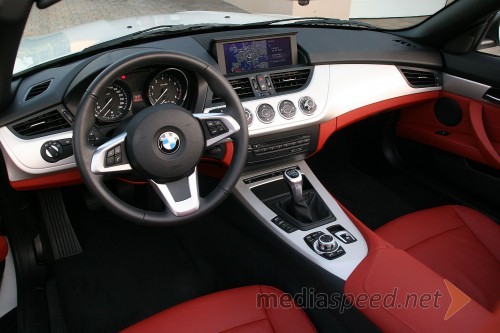 BMW Z4 sDrive 28i, notranjost