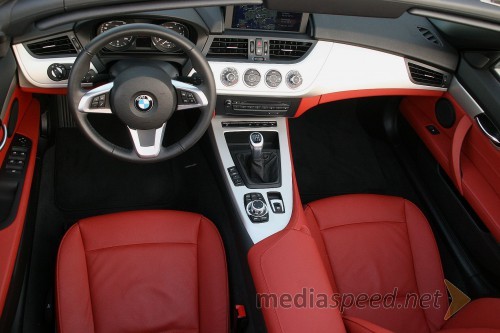 BMW Z4 sDrive 28i, notranjost