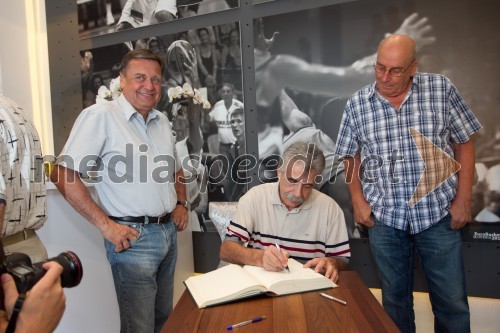 Zoran Jankovič, župan Mestne občine Ljubljana; Nikola Plečaš, nekdanji košarkar; Ivo Daneu, nekdanji košarkar