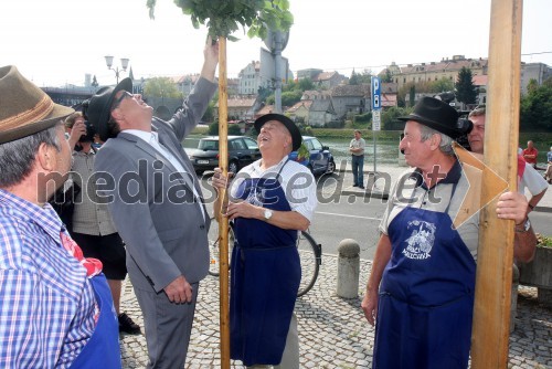 Dr. Andrej Fištravec, župan MOM; malečniški brači