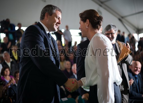 Mag. Dejan Židan, minister za kmetijstvo in okolje; mag. Alenka Bratušek, predsednica Vlade RS