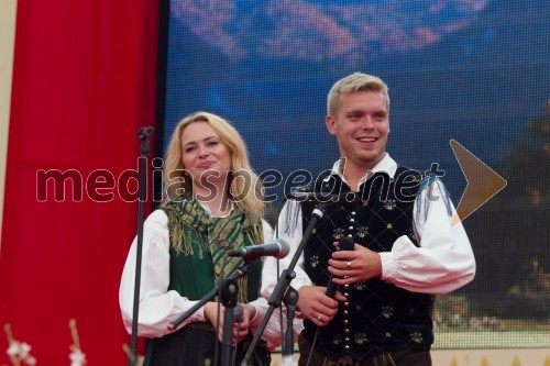 Aleksandra Križan, pevka; MItja Šinkovec, pevec