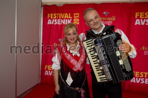 Jelka Hafner, pevka; Igor Podpečan, Igor in Zlati zvoki