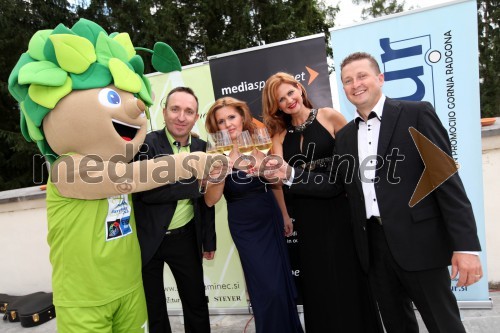 Maskota Eurobasket - Lipko; Borut Cvetko, Mediaspeed; Magda Steyer, Steyer vina; mag. Norma Bale, direktorica Kultprotur; Danilo Steyer, Steyer vina