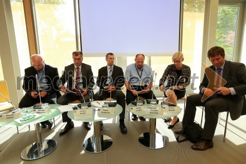 Prof. dr. Marko Jaklič, Ekonomska fakulteta Ljubljana; dr. Mircea Mihaescu, Banka Sberbank; Željko Puljić, direktor Iskratel; Peter Venturini, Helios; Iztok Lesjak, generalni direktor Tehnološki park Ljubljana; Rebeka Koncilja Žgalin, direktorica Centra odličnosti za biosenzoriko, instrumentacijo in procesno kontrolo; Matej Kovač, C&G d.o.o.