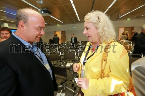 Dr. Mircea Mihaescu, Banka Sberbank; dr. Alenka Rožaj Brvar, Center odličnosti Namaste