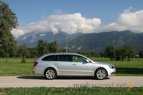 Prenovljena Škoda Superb Combi