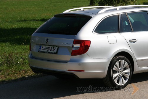 Prenovljena Škoda Superb Combi