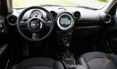 Mini Countryman Cooper D ALL4, notranjost