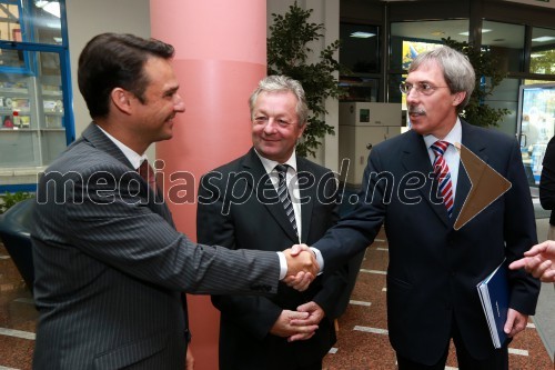 Danilo Ferjančič, generalni direktor Porsche Slovenija d.o.o.; mag. Stanko Stepišnik, minister za gospodarski razvoj in tehnologijo; Sibil Svilan, predsednik uprave SID Banka d.d.