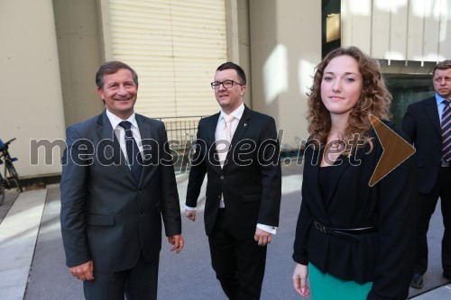 Karl Erjavec, minister za zunanje zadeve; Žiga Vavpotič, strokovni direktor Zavoda Ypsilon in pobudnik projekta; Petra Kocjan, direktorica Zavoda Ypsilon