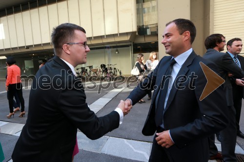 Žiga Vavpotič, strokovni direktor Zavoda Ypsilon in pobudnik projekta; Andrej Slapar, predsednik uprave Zavarovalnice Triglav