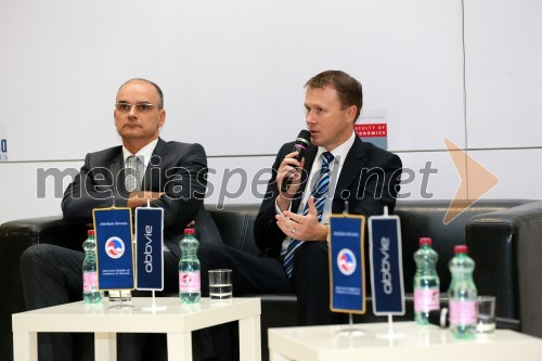 Prof. dr. Marko Jaklič, Ekonomska fakulteta v Ljubljani; dr. Yuri Sidorovich, odgovorni partner Deloitta v Sloveniji