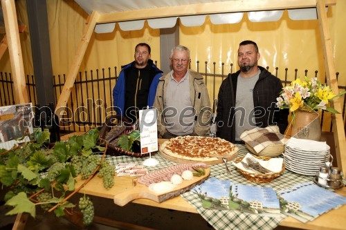 Matej Slanič; Anton Slanič, Izletniška kmetija Slanič; Gorazd Žmavc, Gostilna in vinoteka Žmavc