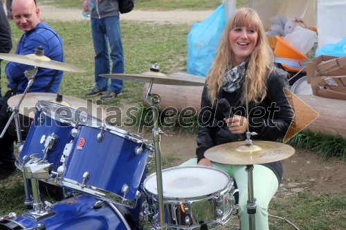 Špela Pokeržnik, harmonikašinja in voditeljica