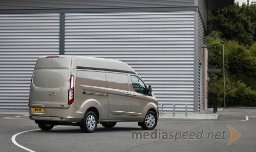 Ford Transit Custom z visoko streho