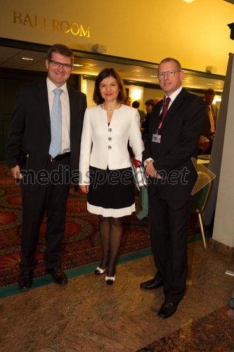 Dejan Turk, predsednik Združenja Manager; Sonja Šmuc, izvršna direktorica Združenja manager; Bojan Brank, Abena