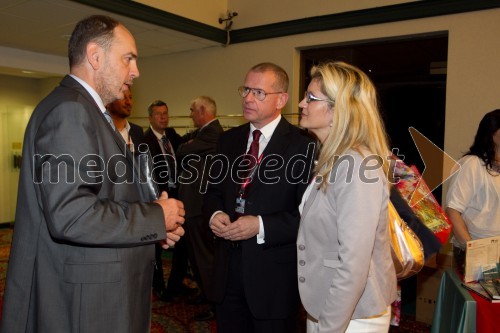 Gabrijel Škof, predsednik uprave zavarovalnice Adriatic Slovenica; Bojan Brank, Abena d.o.o.; Aleksandra  Brank, vodja marketinga Bisnode d.o.o.