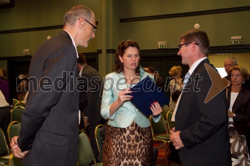 Iztok Seljak, Hidria; Alenka Bratušek, Predsednica Vlade Republike Slovenije; mag. Dejan Turk, predsednik Združenja Manager