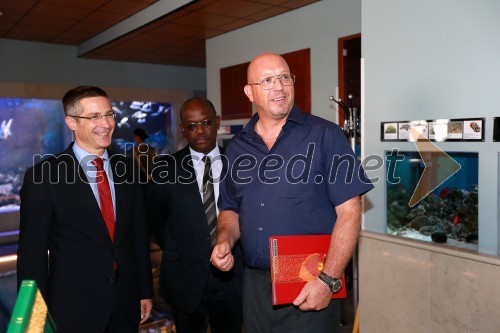 Mag. Boris Novak, generalni direktor Pošte Slovenije; dr. Peter Bossman, župan občine Piran; Valter Žiža