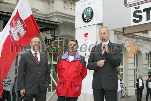 Tadej Sax, vodja programa BMW pri Avto Malgaj,  Dagmar Šuster, predsednik zveze AŠ 2005 in Boris Sovič, mariborski župan v letih 1998-2006