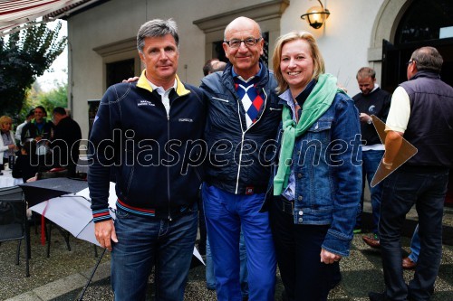 Jernej Dragoš, vodja znamke Porsche pri podjetju Porsche Slovenija 
d.o.o.; Heinz Slesak, generalni direktor Porsche Slovenija d.o.o.; 
Janina Dragoš