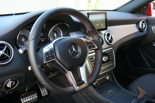 Mercedes-Benz CLA 220 CDI, notranjost