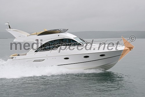 Galeon 390