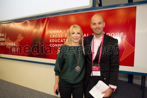 Dušica
Vehovar Zajc, predstavnica za odnose z javnostmi Ekonomska fakulteta 
Ljubljana; dr. Matevž Rašković; Ekonomska fakulteta Ljubljana