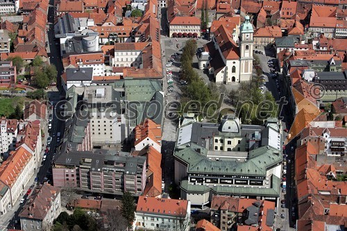 Univerzitetna knjižnica, rektorat Univerze v Mariboru in Stolna cerkev, Maribor, Slovenija