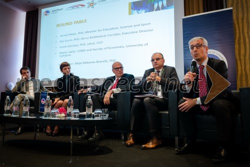 Dr. Frenk Smrekar, direktor Jafral d.o.o.; dr. Maja Makovec Brenčič, 
prodekanja za razvoj na Ekonomski fakulteti v Ljubljani; dr. Zev Gurion,
izvršni direktor Akron BioMedical Corridor; prof. dr. Marko Jaklič, 
Ekonomska fakulteta v Ljubljani; dr. Jernej Pikalo, minister za 
izobraževanje, znanost in šport